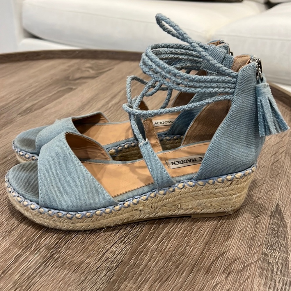 Steve Madden girls platform sandals, size 4